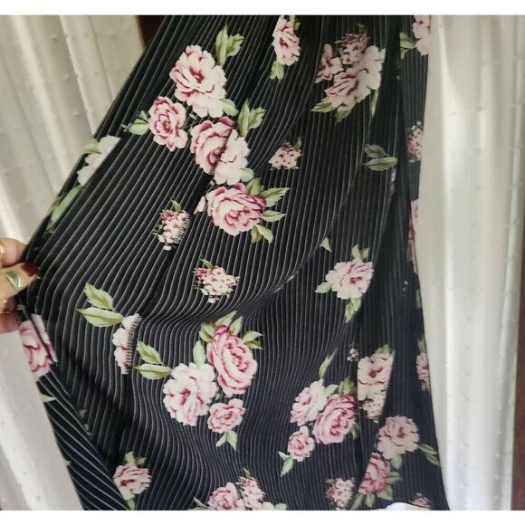 K1 Meek black/pink floral palazzo pants - Picture 7 of 10